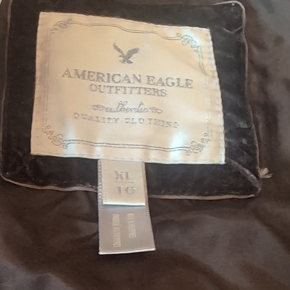 American Eagle Outfitters Cream Puffer Hooded Vest - Picture 4 of 11